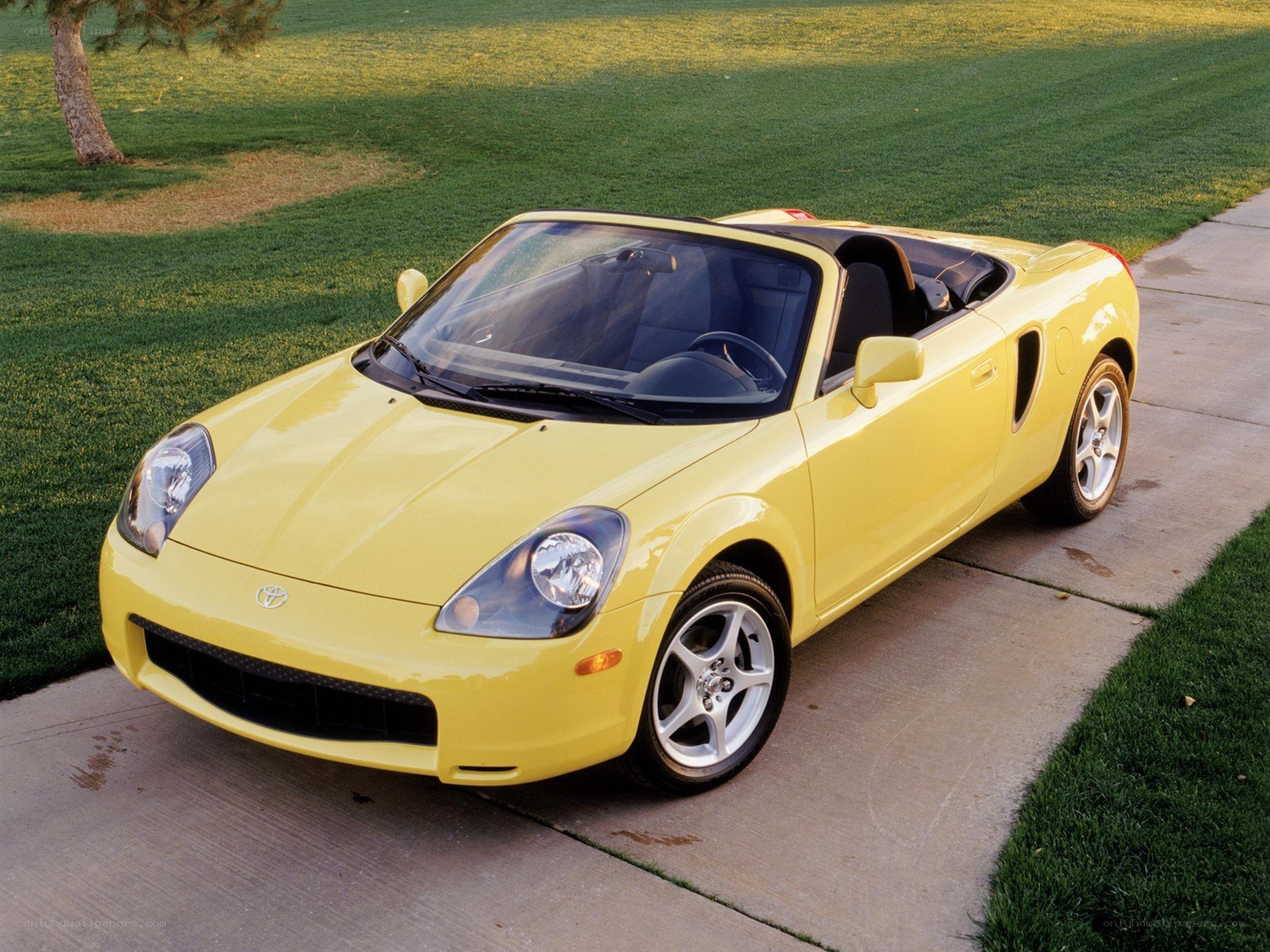 Yellow Toyota MR2 Spyder