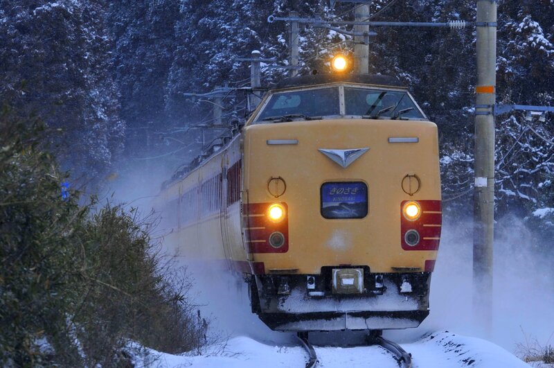 Yellow Train in Snow — Cold, Winter