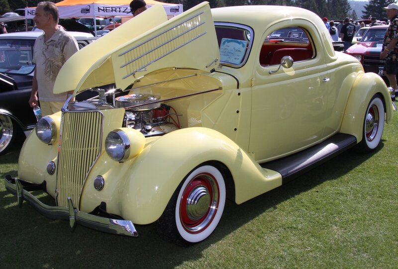 Yellow Vintage Car — Calm, Afternoon, Photograph, People