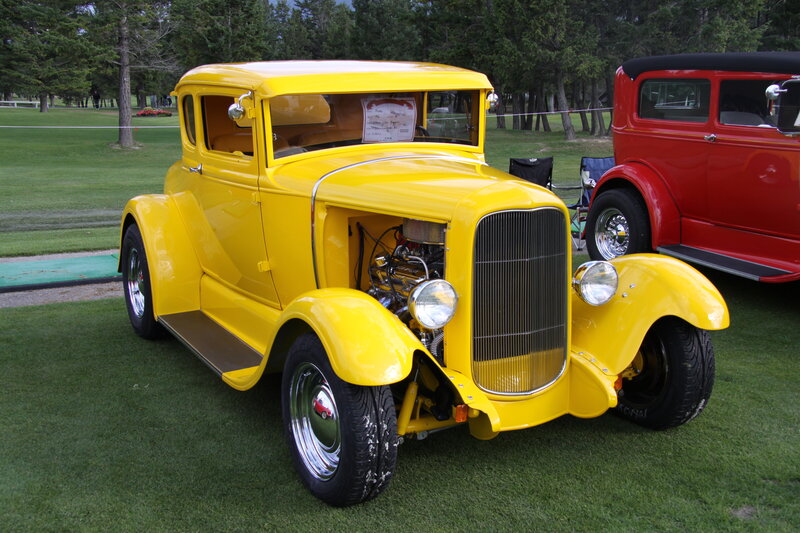 Yellow Vintage Car — Calm