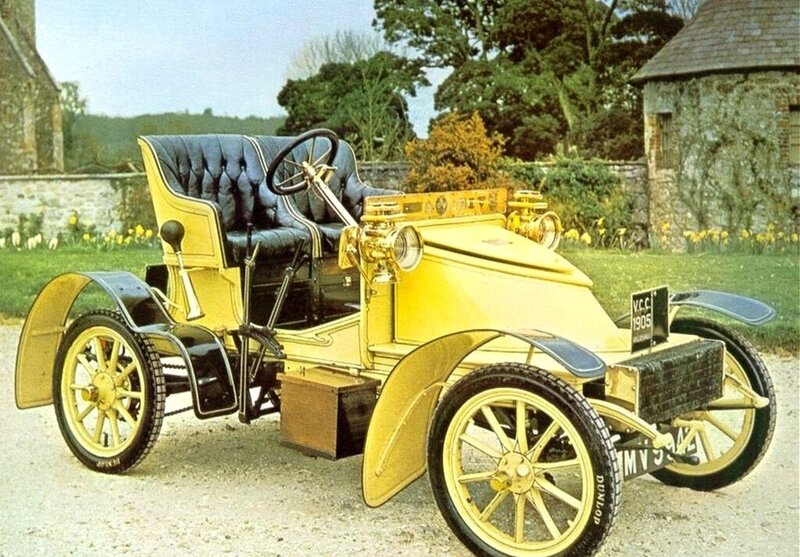Yellow Vintage Car — Serene, Spring