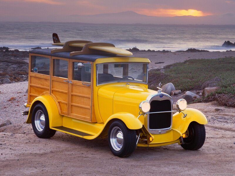 Yellow Vintage Car — Serene, Sunset