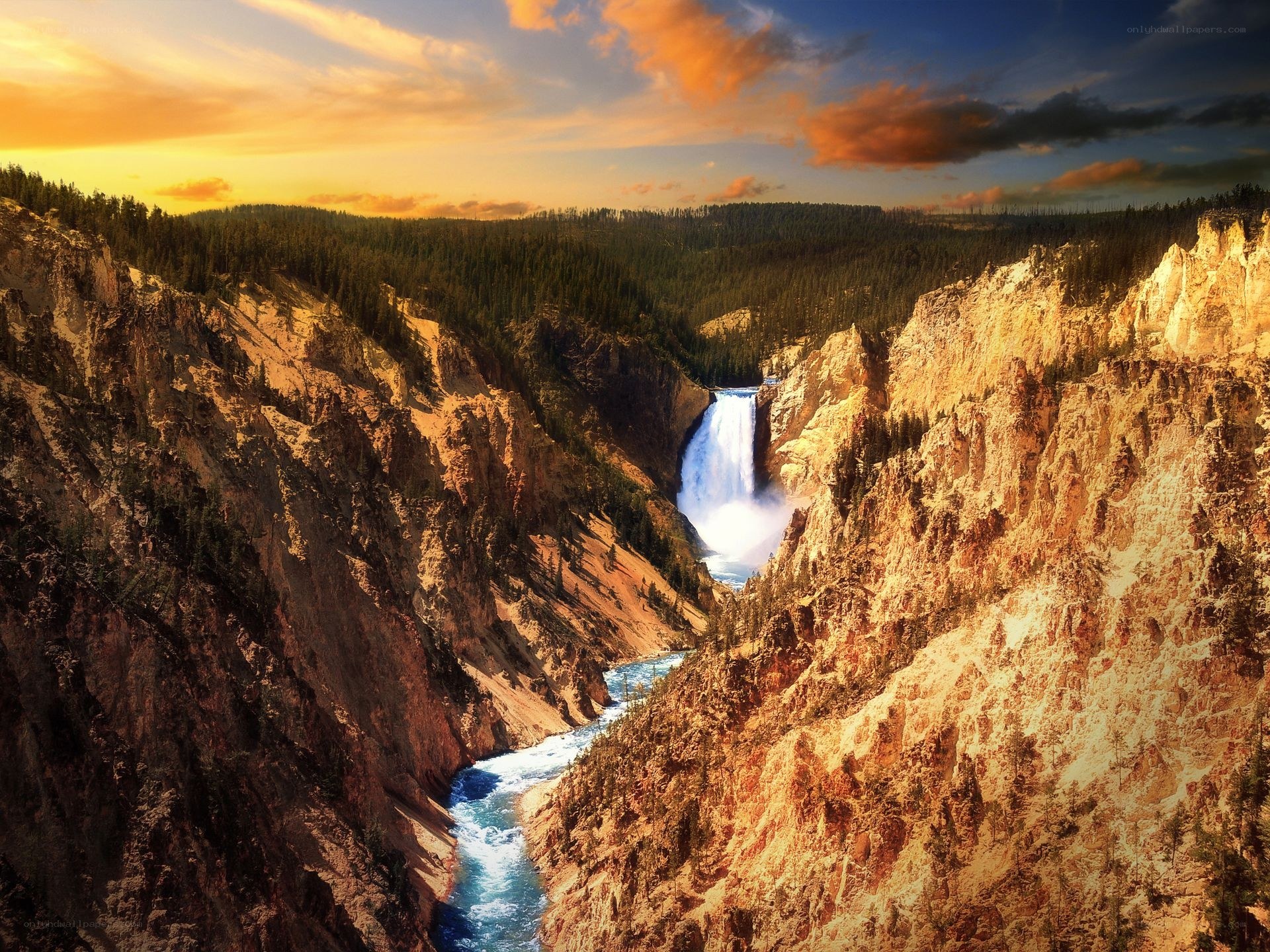 Yellowstone Canyon at Sunset