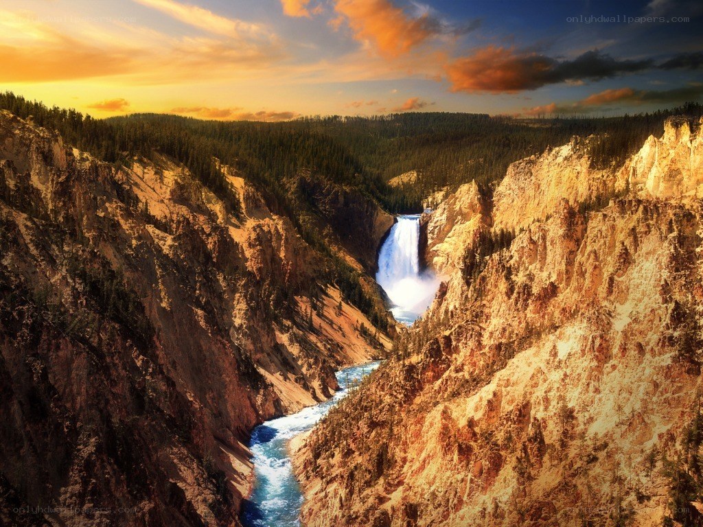 Yellowstone Canyon at Sunset