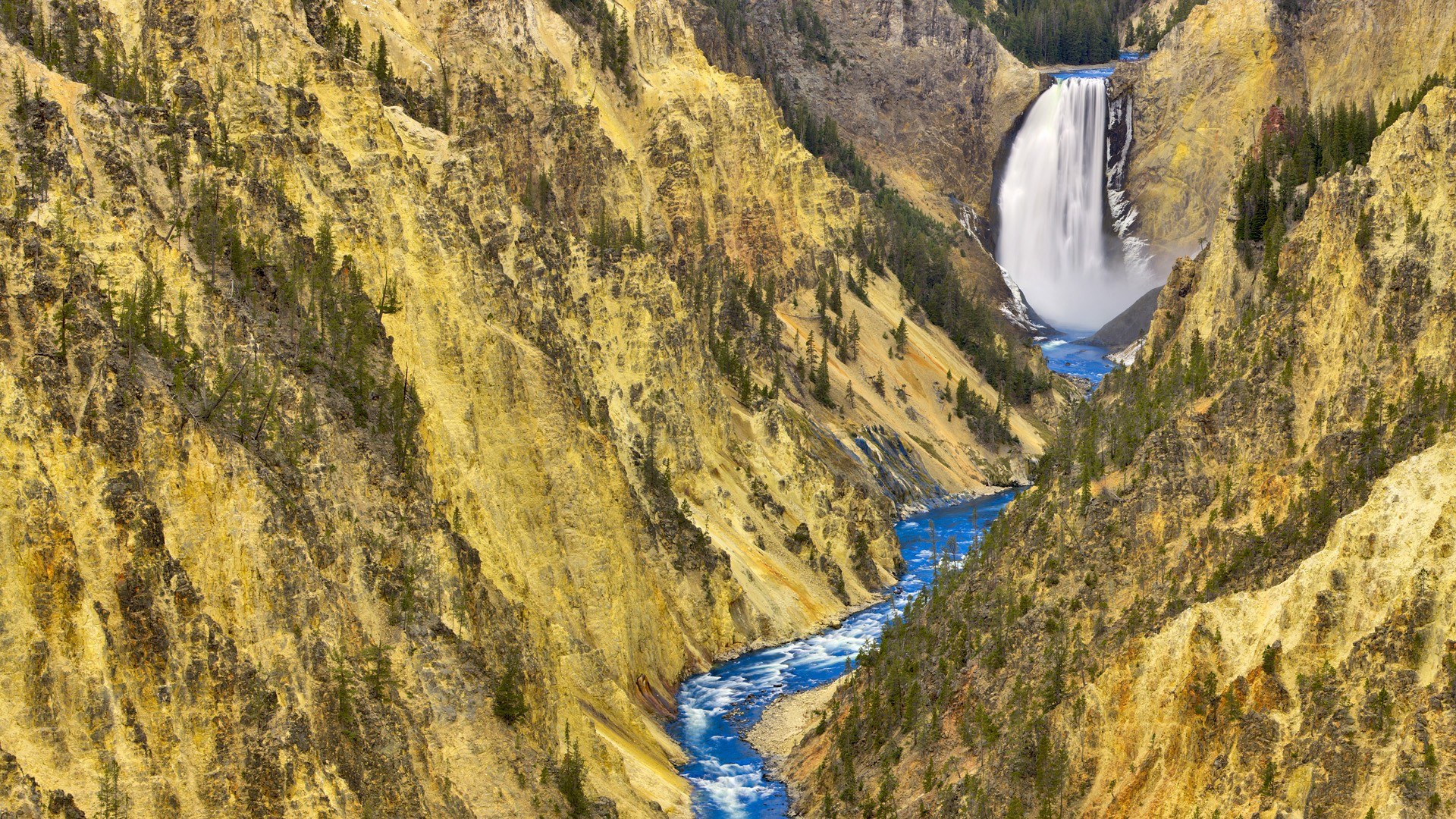 Yellowstone waterfall and canyon