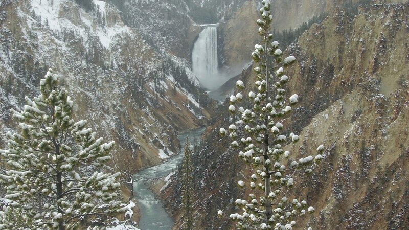 Yellowstone Waterfall — Brown, Cold, Winter