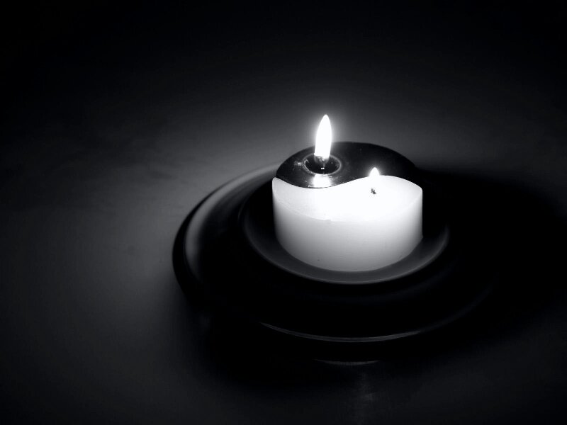 Yin-yang Candle