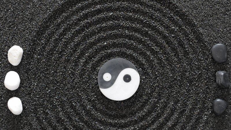 Yin-yang Stone in Sand — Black