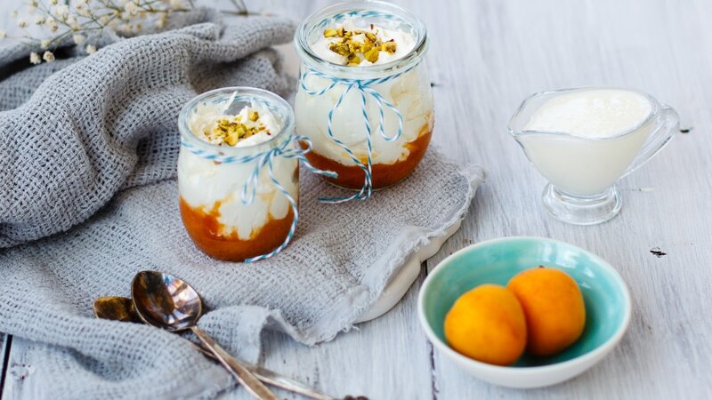Yogurt Desserts in Jars — White