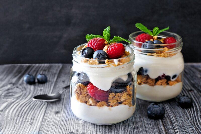 Yogurt Parfait in Jars — White