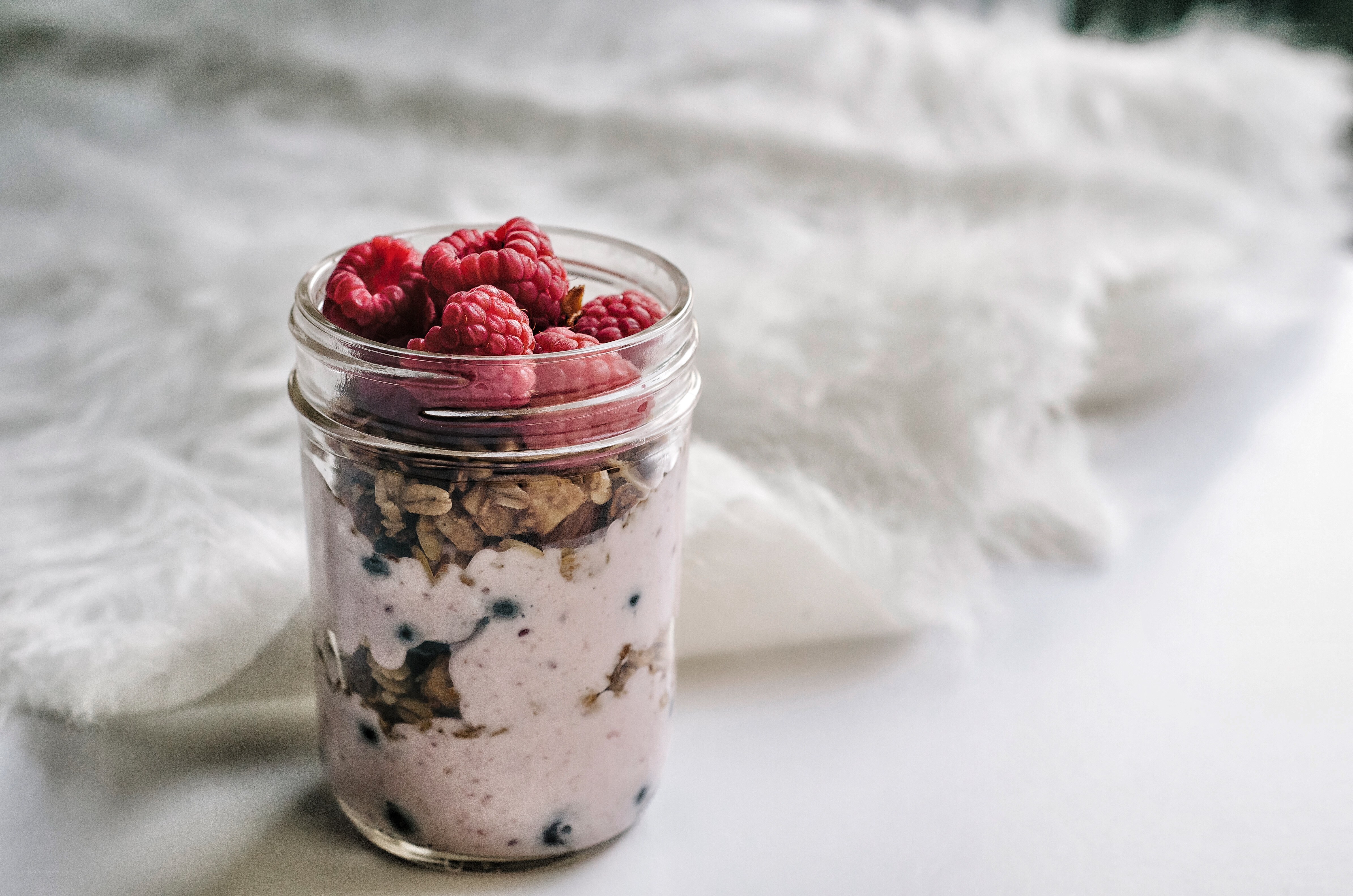 yogurt parfait with berries
