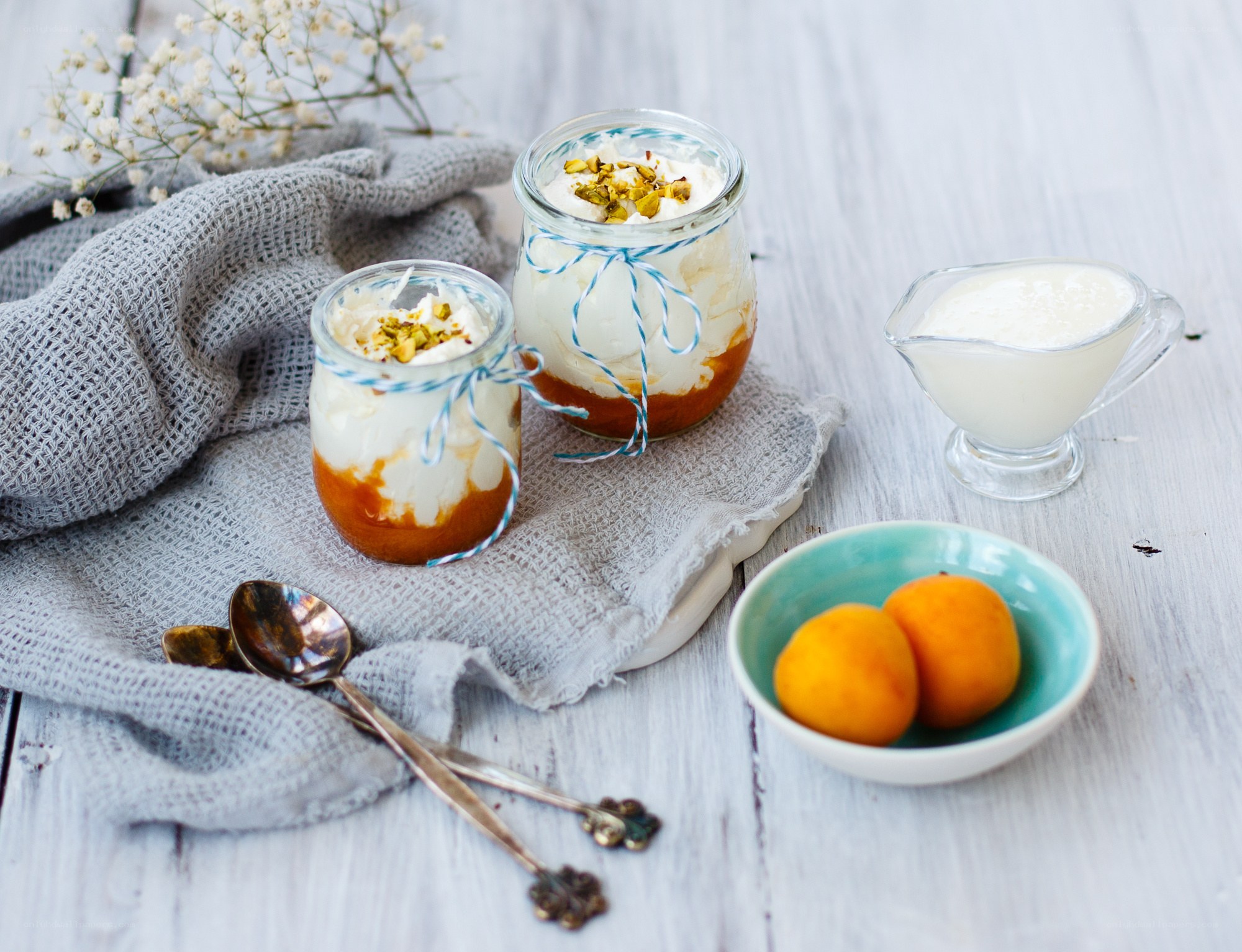 Yogurt with apricot and pistachios