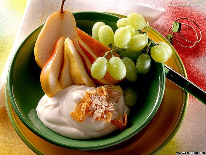 Yogurt with Fruit and Granola — Green