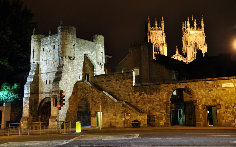 York city walls at night