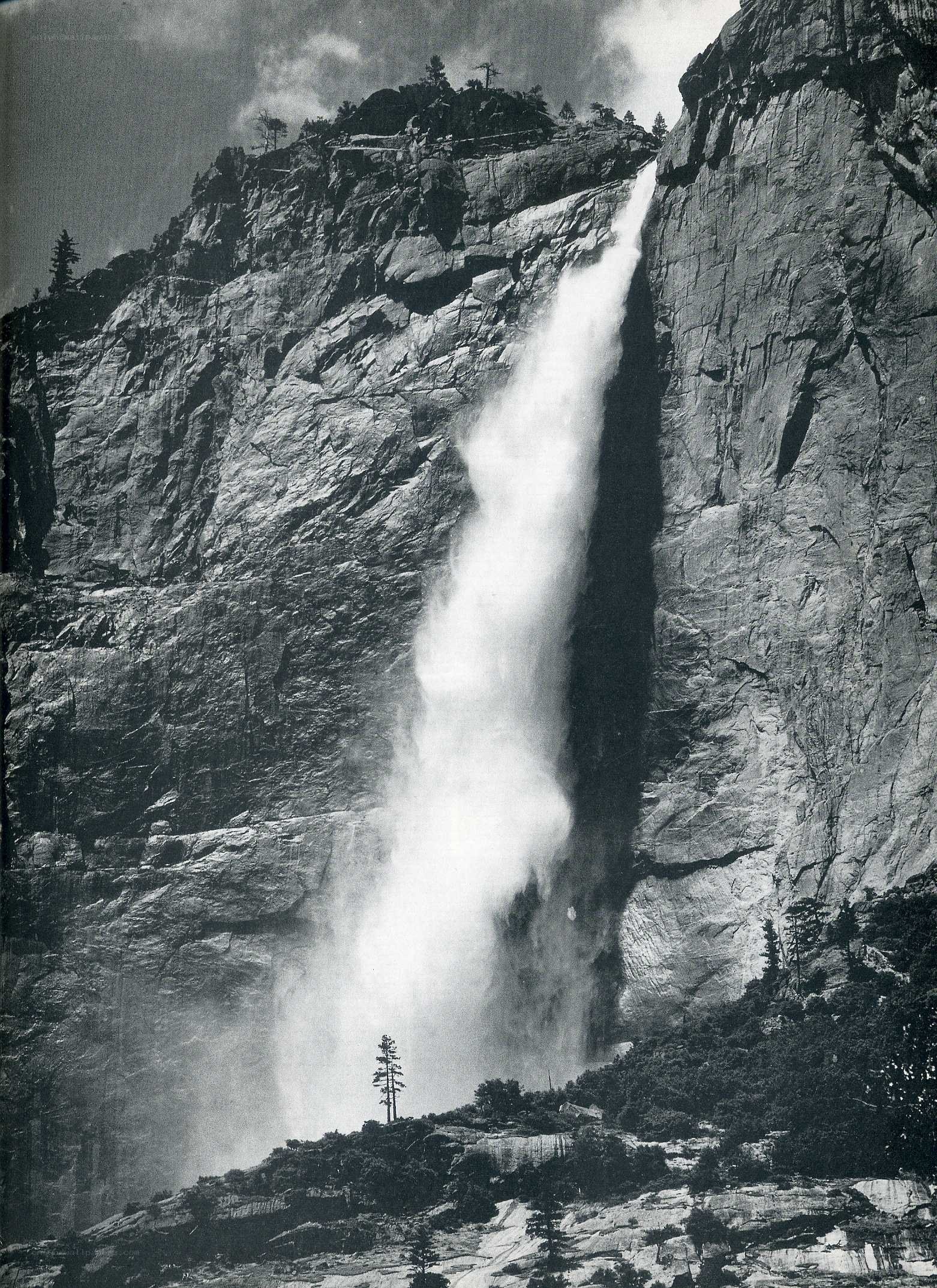Yosemite Falls in black and white