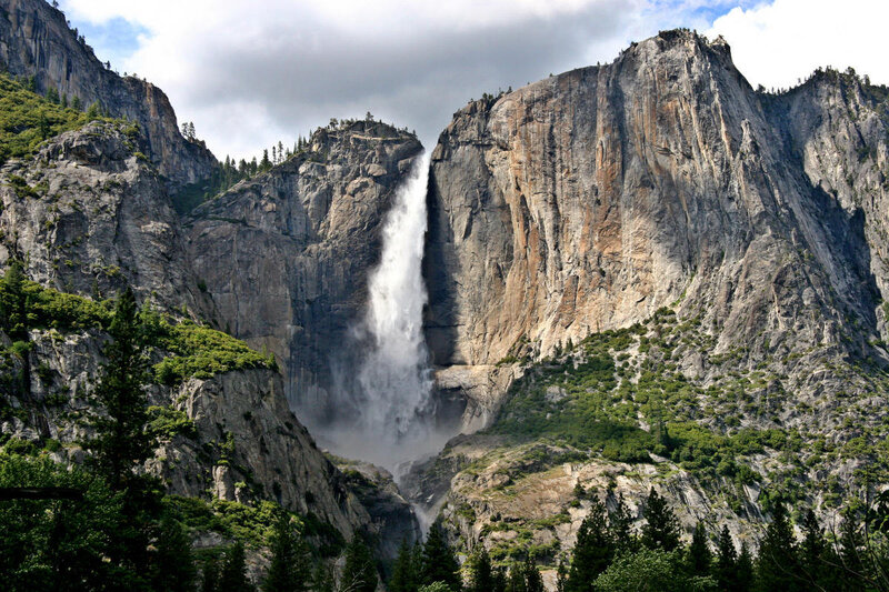 Yosemite Falls waterfall