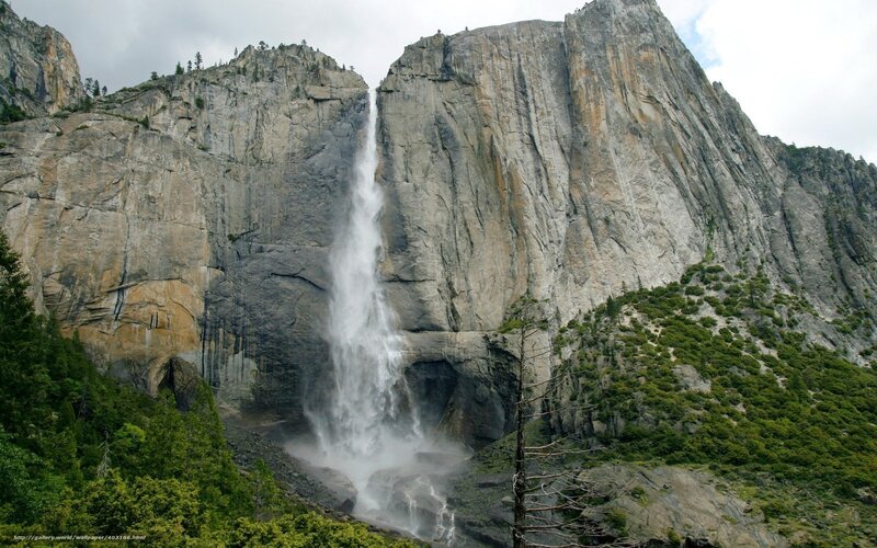 Yosemite Falls Waterfall — Green, Dramatic, Afternoon, Photograph, Cliffs