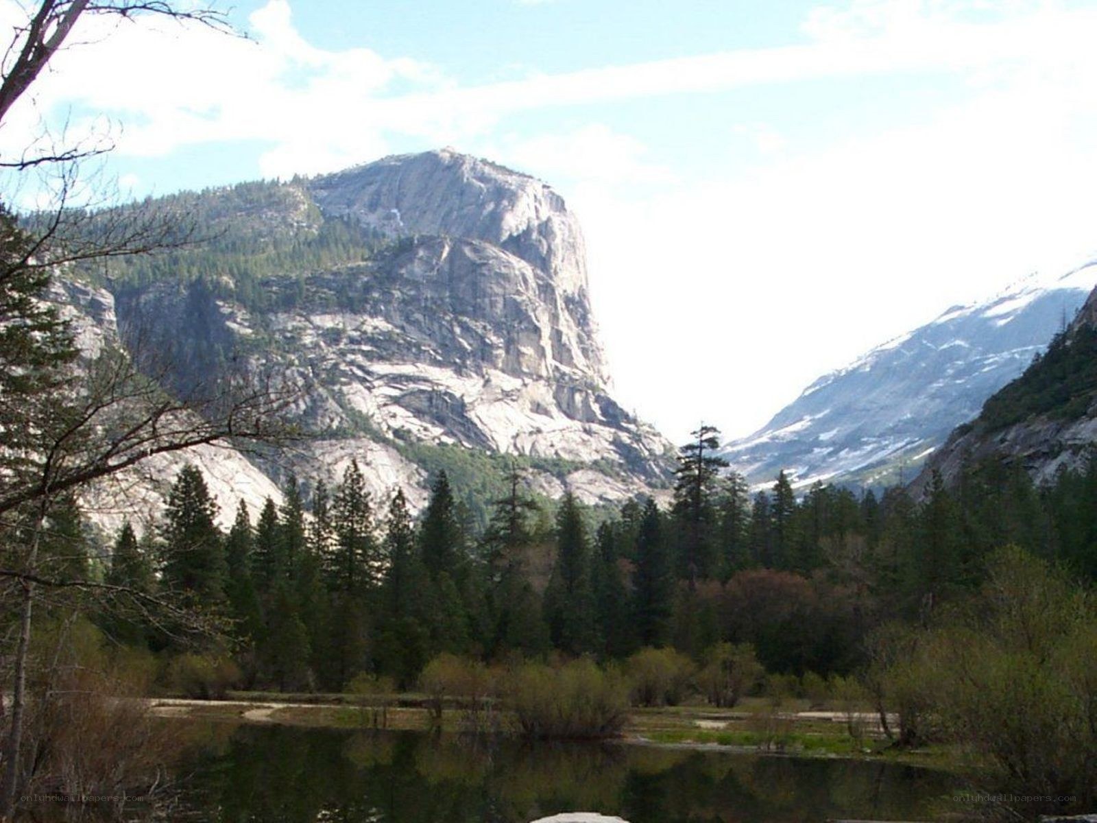 Yosemite mountain landscape