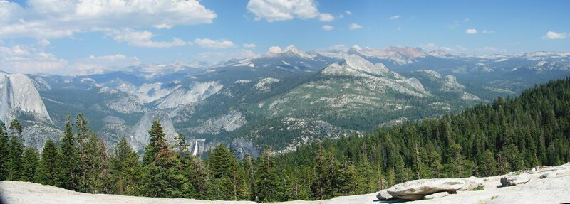 Yosemite mountain landscape