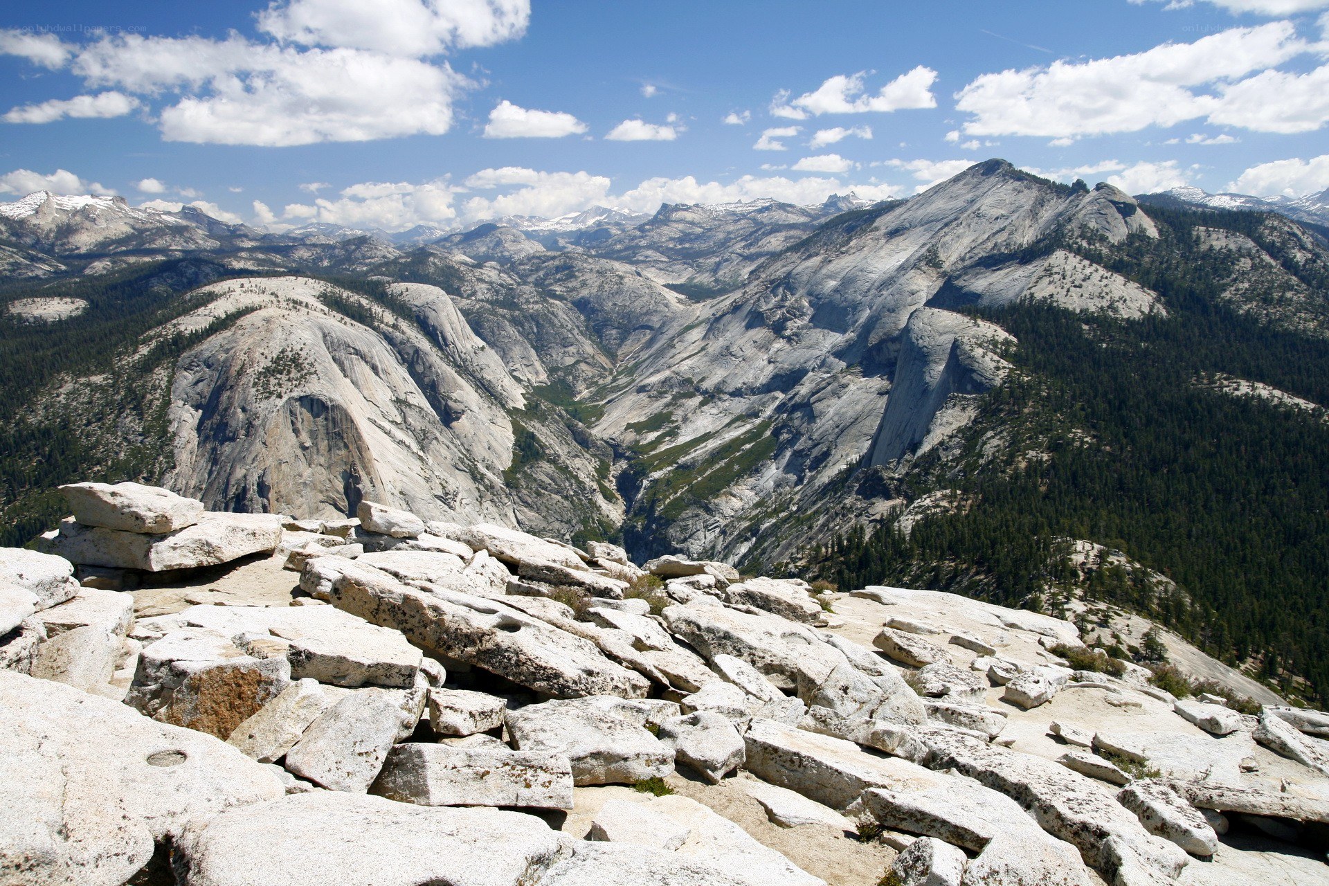 Yosemite mountain vista