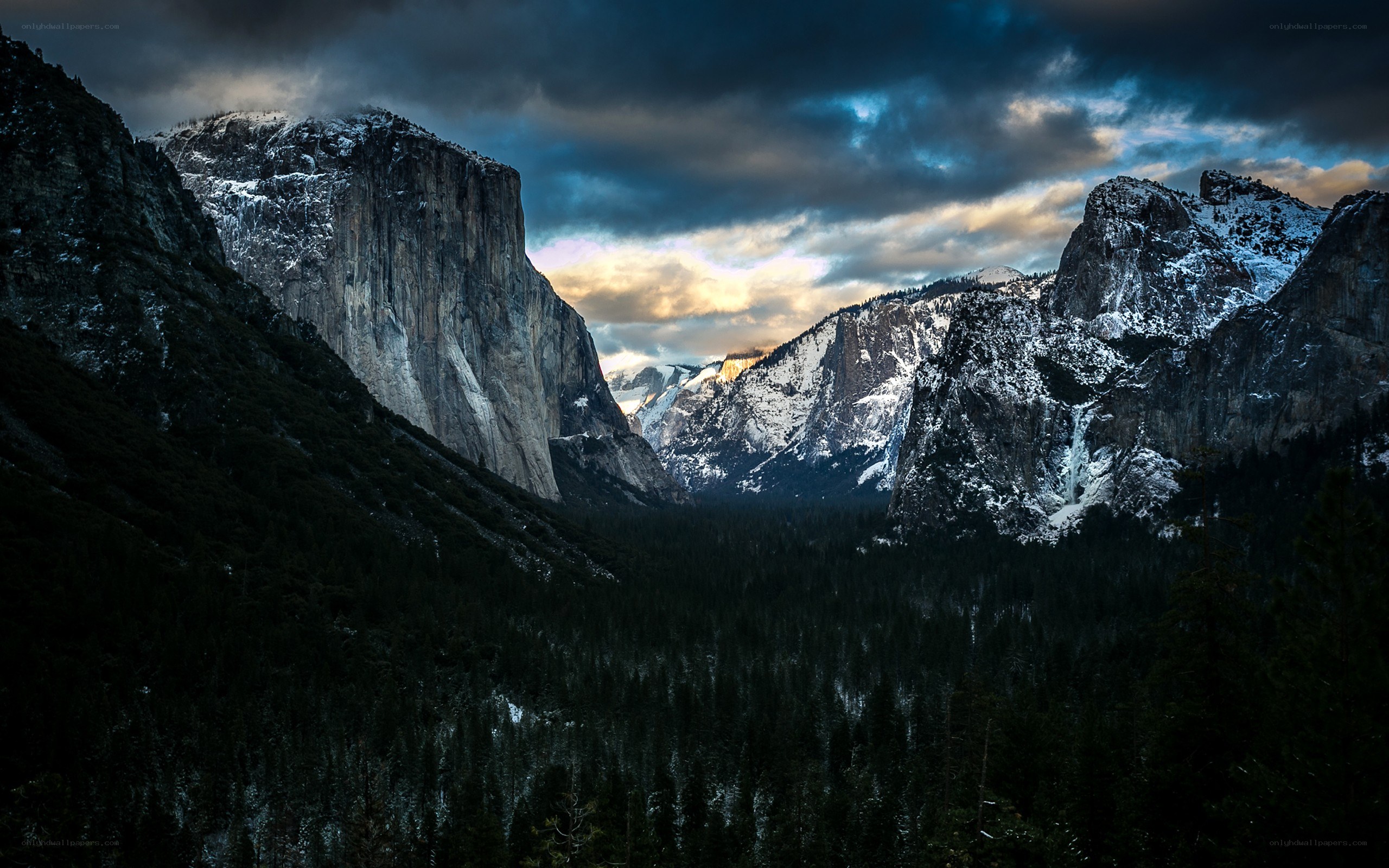 Yosemite valley at dusk