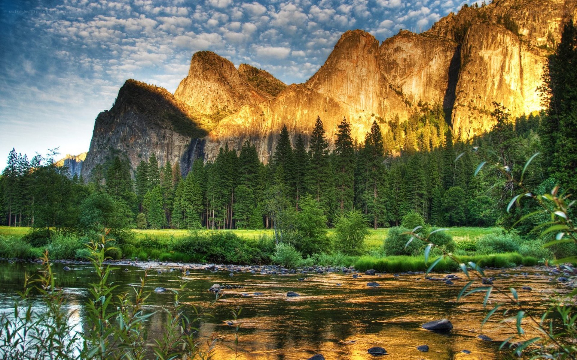 Yosemite valley at sunset