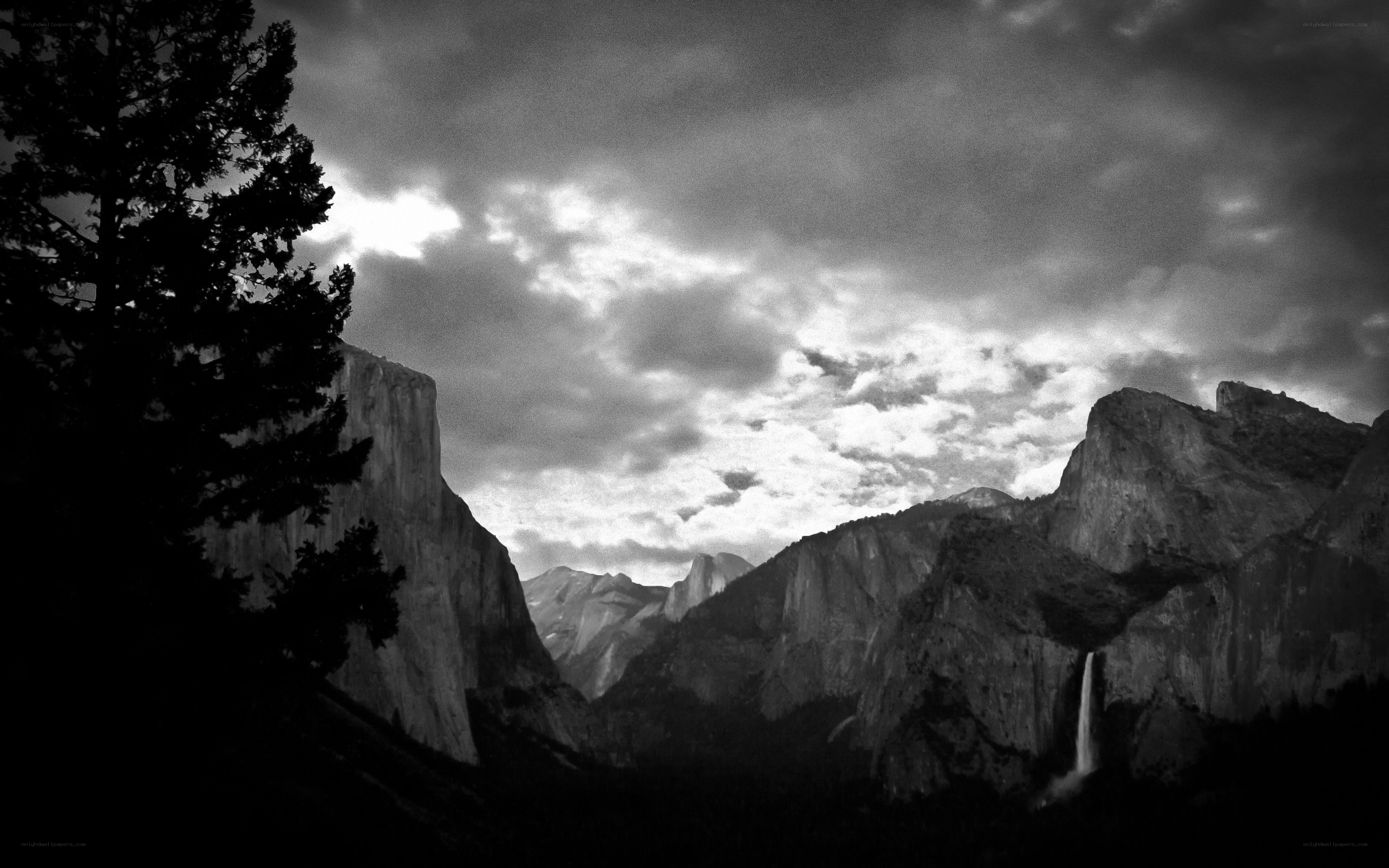 Yosemite Valley in monochrome