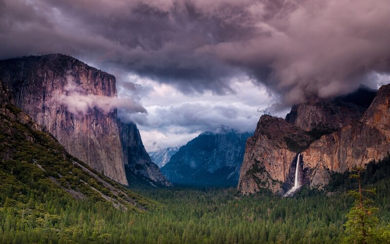 Yosemite Valley Landscape — Green, Dramatic, Photograph, Mountains