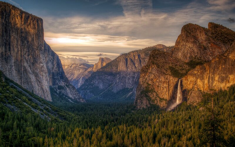 Yosemite Valley Landscape — Green, Dramatic, Sunset, Photograph, Mountains