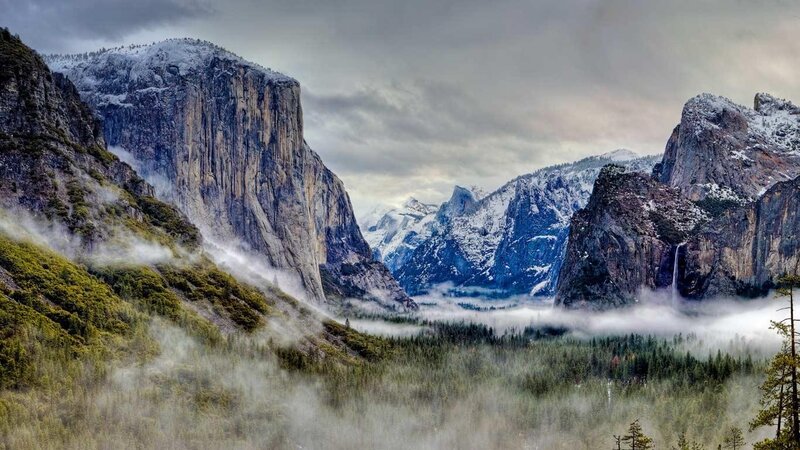 Yosemite Valley misty morning
