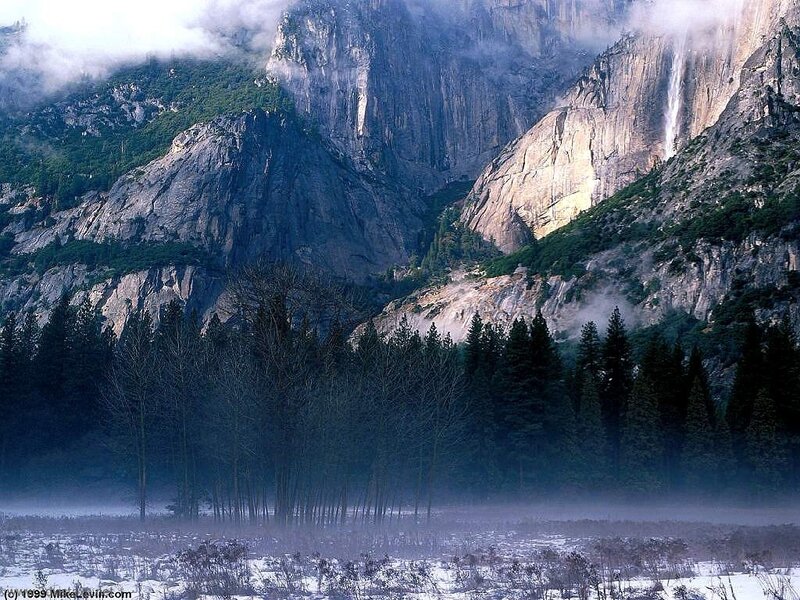 Yosemite Valley misty morning