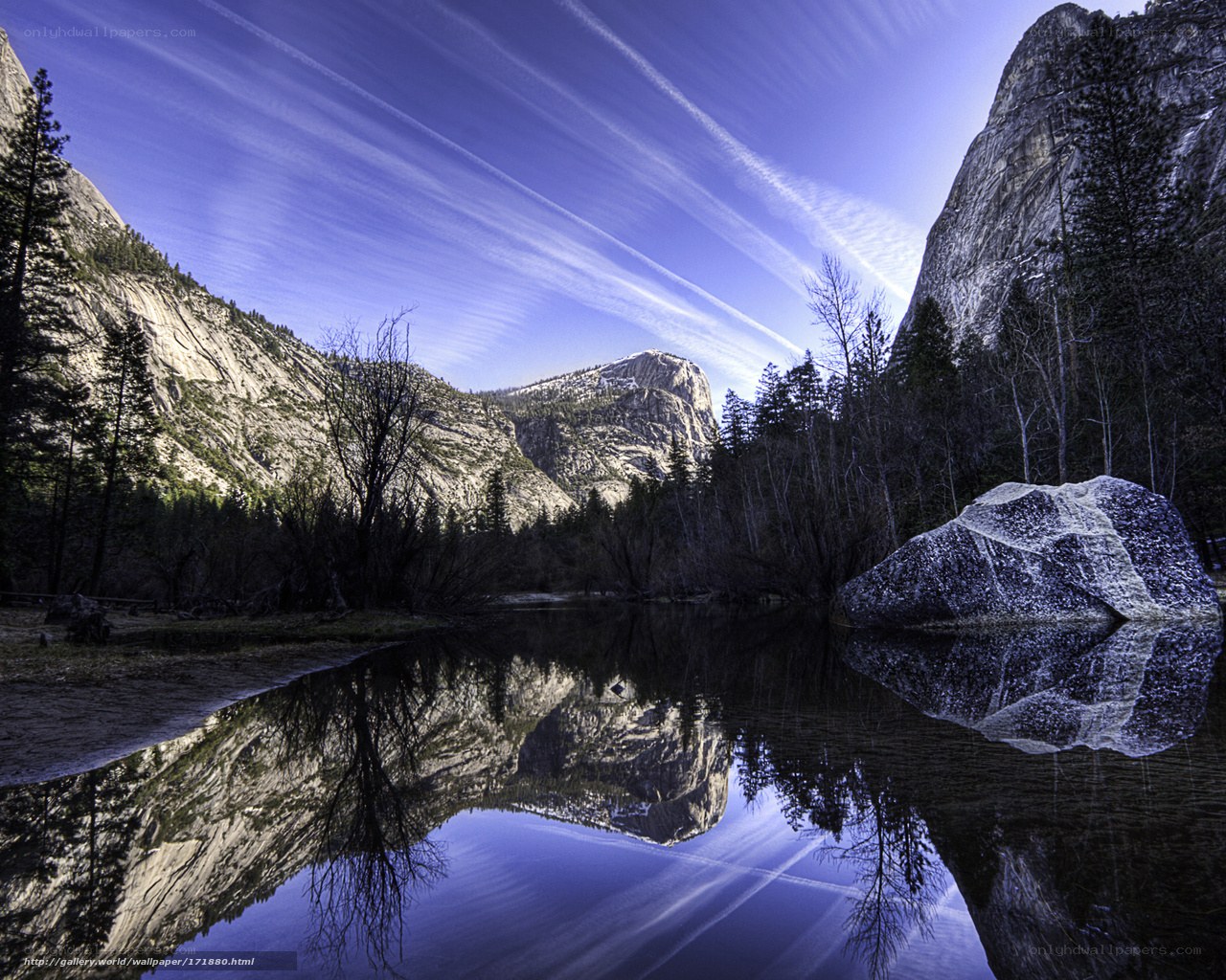 Yosemite valley reflection