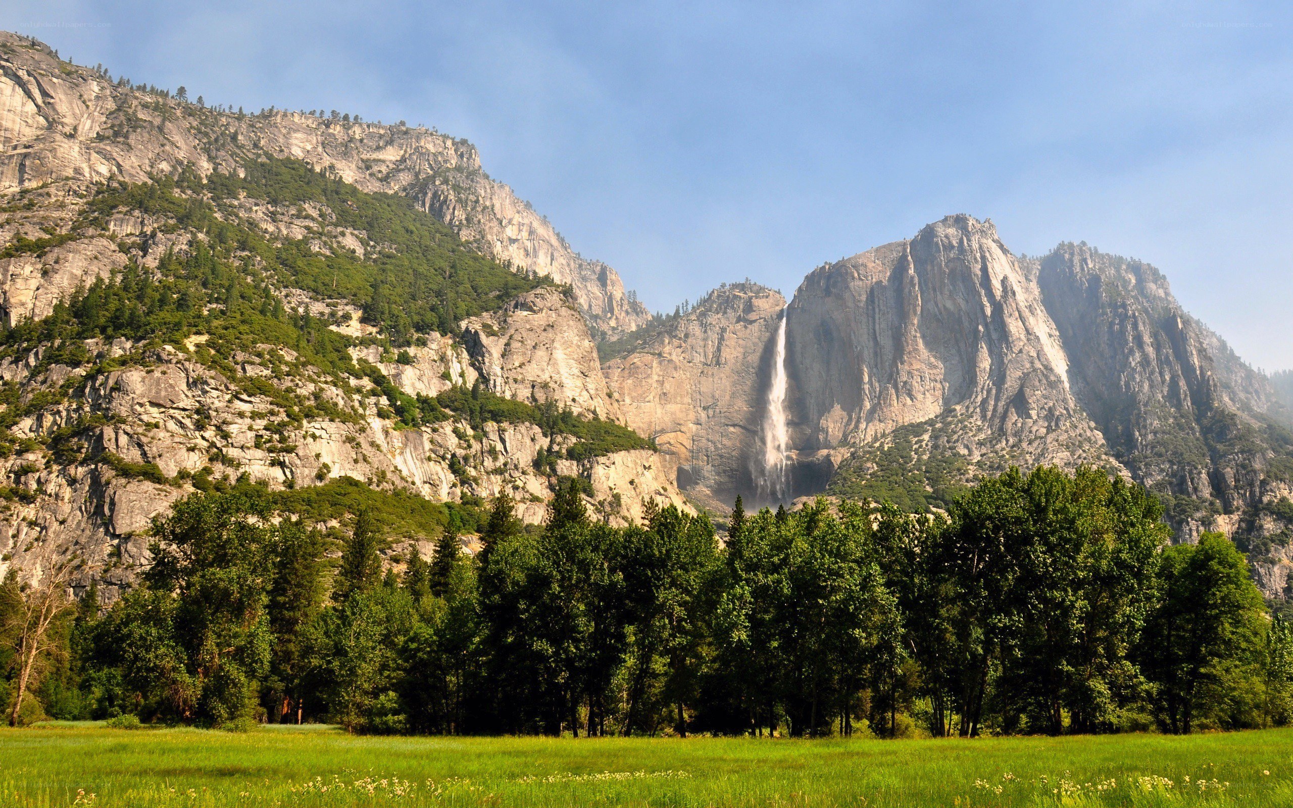 Yosemite waterfall landscape