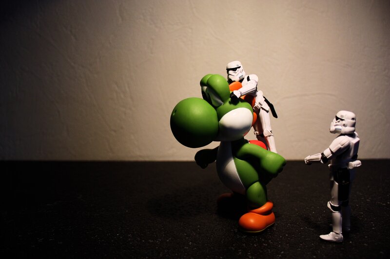 Yoshi with stormtroopers