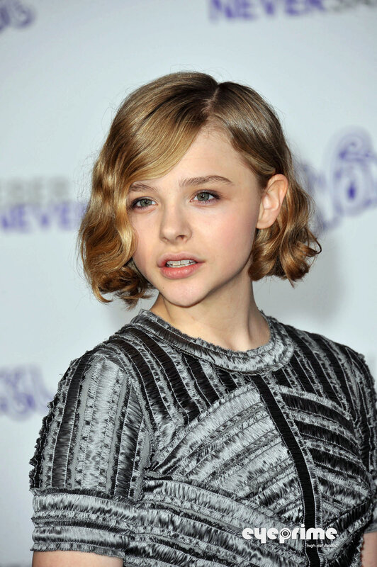 young actress at event