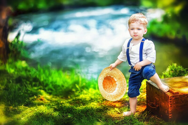 Young Boy with Straw Hat — Green