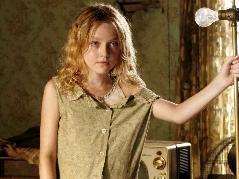 Young Girl Holding Lamp — Green