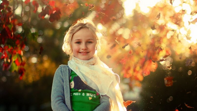 Young Girl in Autumn — Green