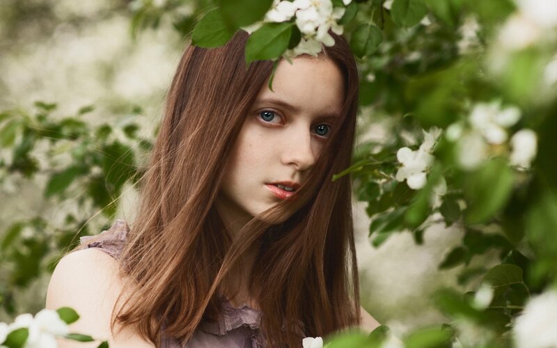 Young Girl in Flowers — Green
