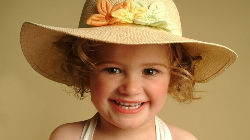 Young Girl Wearing Hat — Beige
