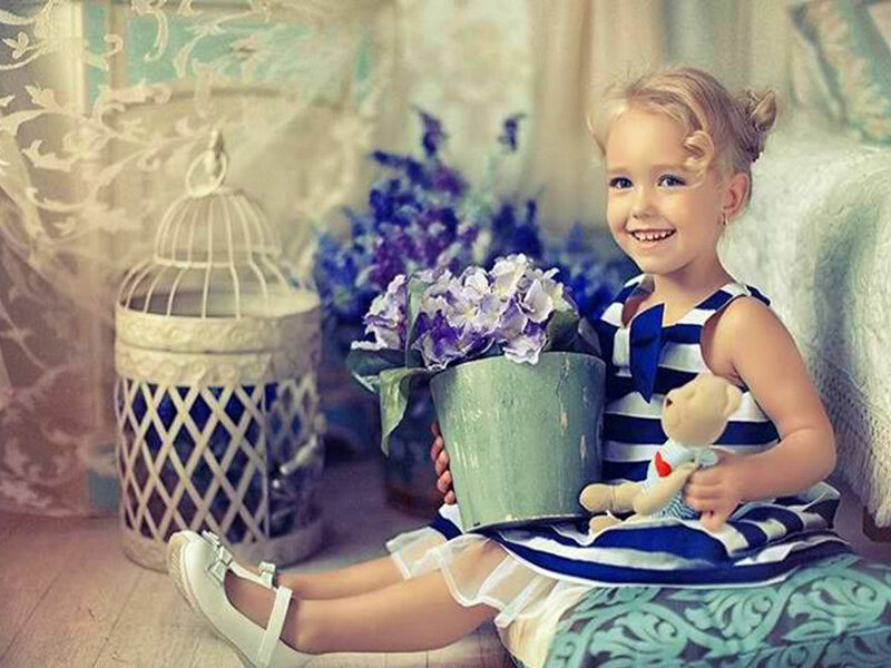 Young Girl with Flowers — Blue