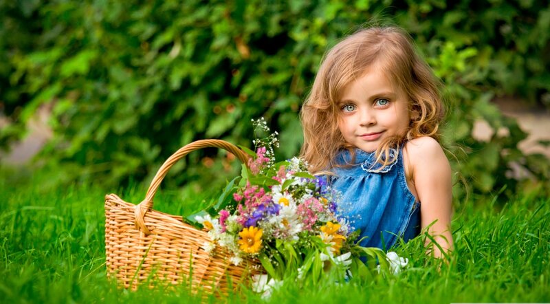 Young Girl with Flowers — Green