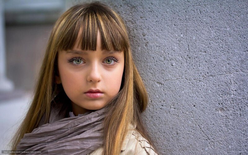 Young Girl with Scarf — Brown