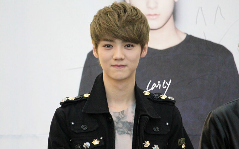 Young Man in Black Jacket — Neutral