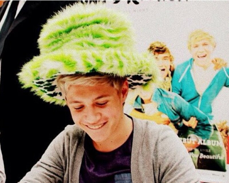 Young Man Wearing Hat — Green