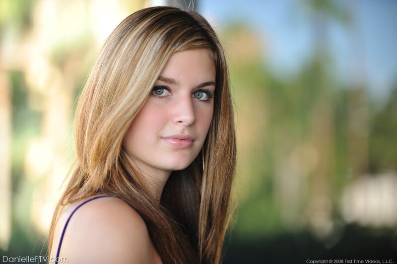 Young Woman with Blonde Hair — Brown, Calm