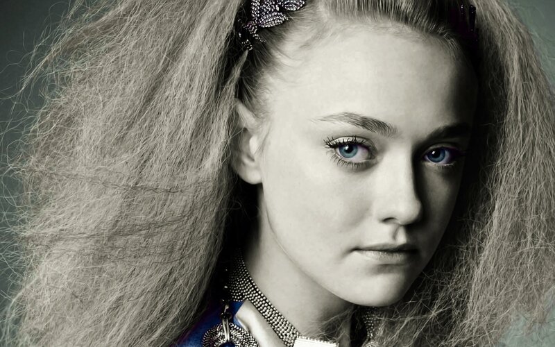 Young Woman with Blue Eyes — Black