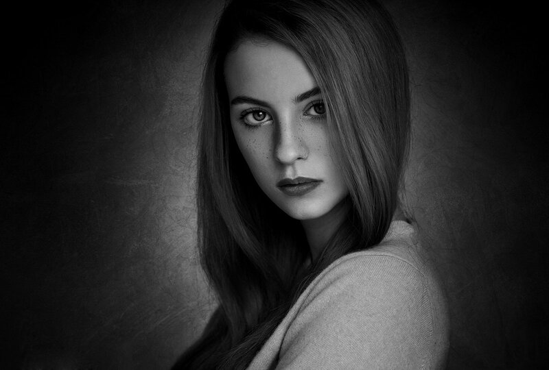 Young Woman with Freckles — Black