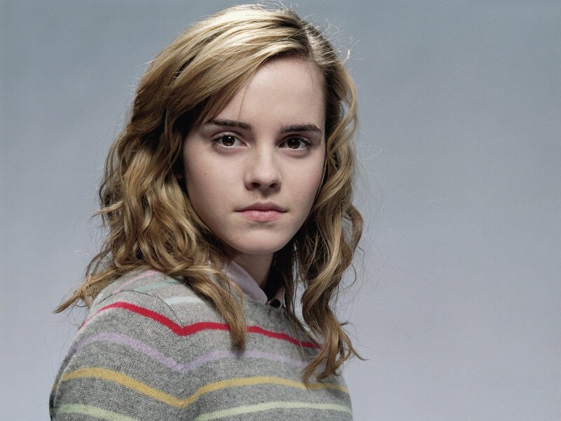 Young Woman with Wavy Hair — Gray