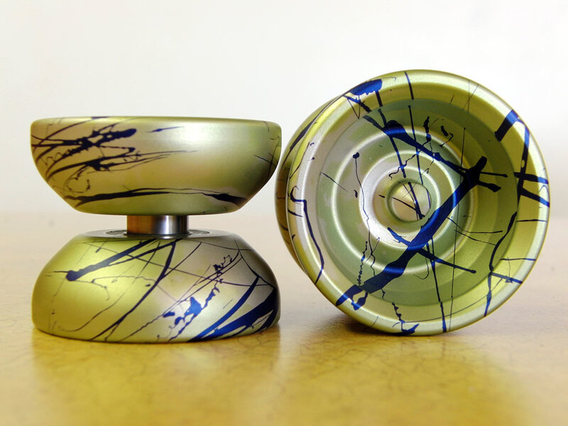 yoyo with blue splatter design